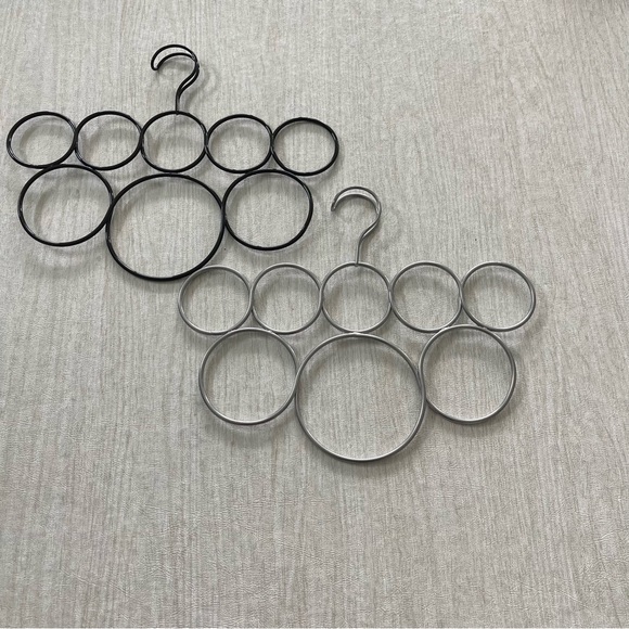 I design Classico no snag scarf hangers from the container store - Picture 4 of 4